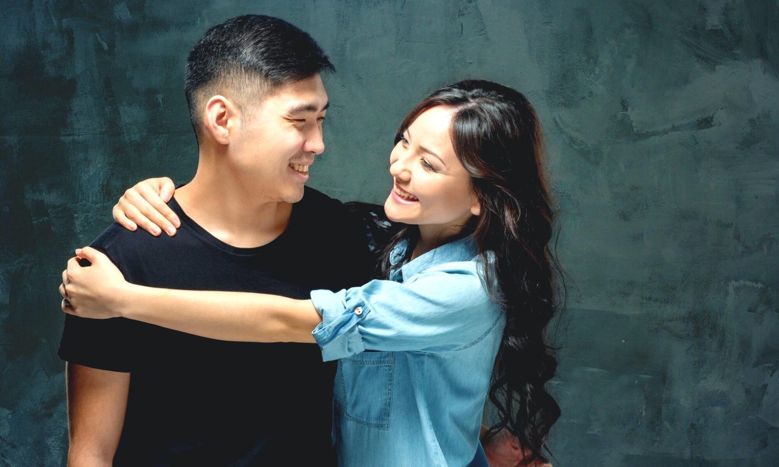 Famiglia che crea nuove tradizioni